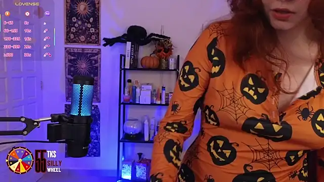 Snapshot of LilyVelvett chatting on September 2025 03:32:02 AM LilyVelvett online show from September 2025 03:32:02 AM