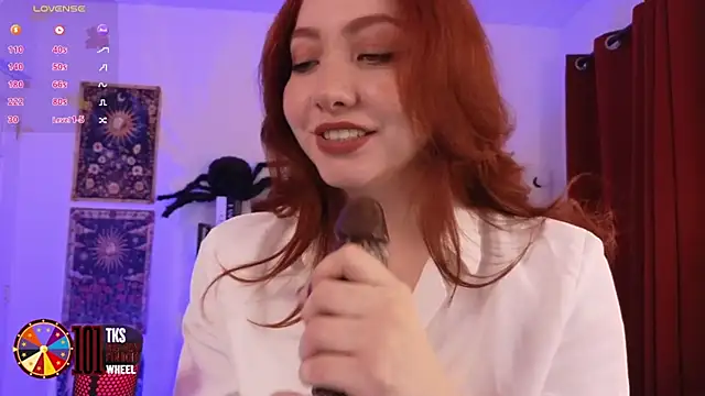 Snapshot of LilyVelvett chatting on September 2025 04:18:01 AM LilyVelvett online show from September 2025 04:18:01 AM