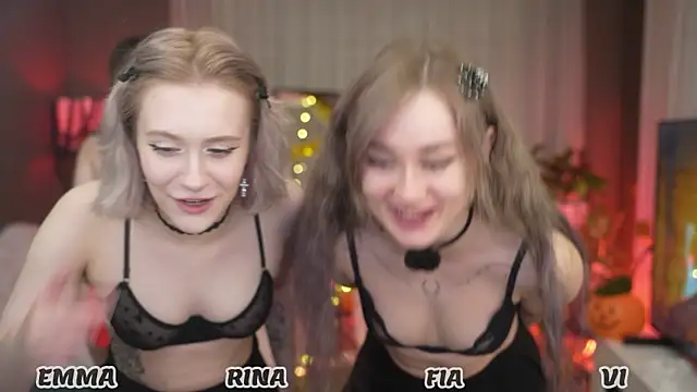 Snapshot of your_favoritegirls chatting on October 2025 03:06:02 AM your favoritegirls online show from October 2025 03:06:02 AM