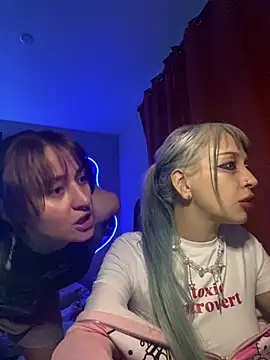 Dooubletroublee online show from November 2025 11:30:01 PM