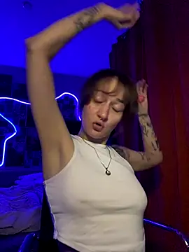 Dooubletroublee online show from November 2025 11:52:01 PM