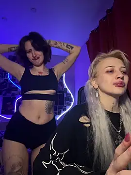 Dooubletroublee online show from April 2026 09:51:01 PM