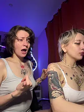 Dooubletroublee online show from March 2026 11:27:02 PM