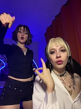 Dooubletroublee online show from February 2026 03:18:02 AM