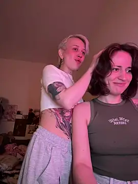 Dooubletroublee online show from May 2026 08:42:02 PM