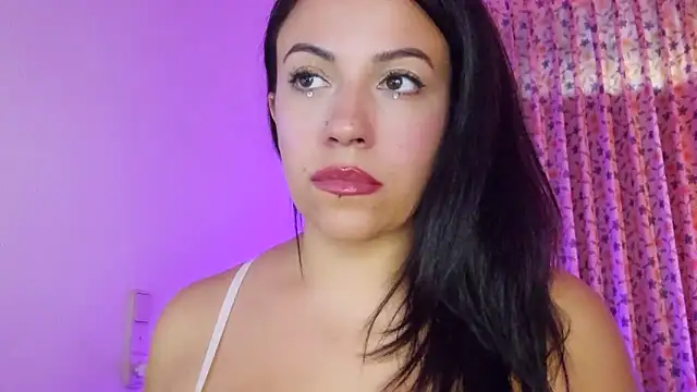 Latina hot2024 online show from October 2025 09:25:01 AM