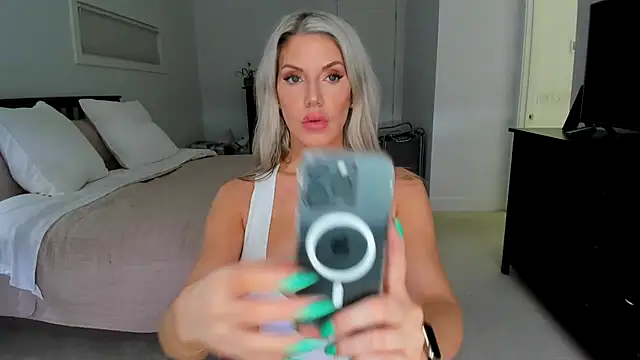 Kymmmy online show from March 2025 08:21:02 PM