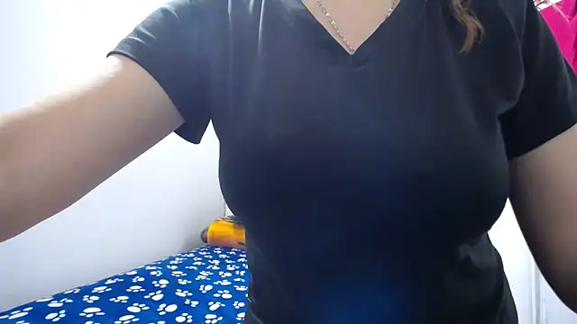 Luna girlhot  online show from March 2026 04:04:02 PM