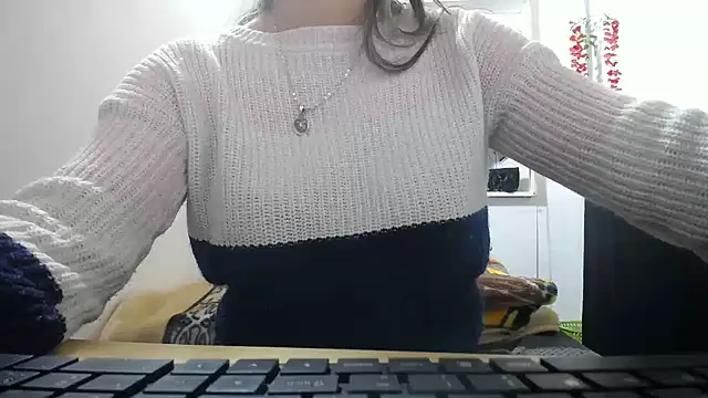 Luna girlhot  online show from June 2026 06:12:02 PM