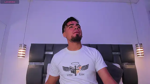 PittAndLunaa online show from January 2026 01:03:01 PM