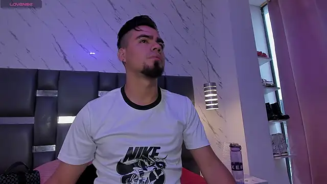 PittAndLunaa online show from April 2026 12:28:02 PM