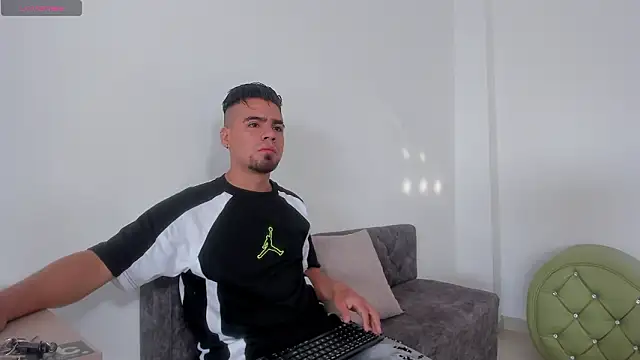 PittAndLunaa online show from February 2026 12:36:02 PM