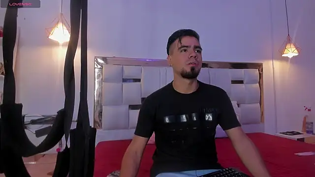 PittAndLunaa online show from December 2025 12:32:02 PM