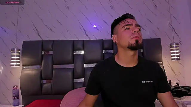 PittAndLunaa online show from April 2026 12:21:02 PM