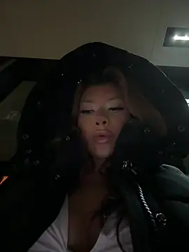 jackelinuh online show from March 2026 10:50:01 PM