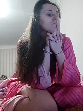 emeli moon online show from March 2025 07:42:02 PM