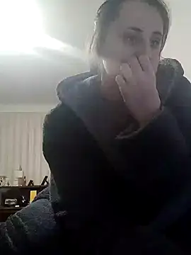 emeli moon online show from January 2025 06:56:02 PM