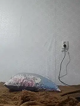 Snapshot of emeli_moon chatting on November 2025 11:05:02 PM emeli moon online show from November 2025 11:05:02 PM