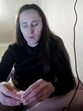 Snapshot of emeli_moon chatting on December 2025 08:14:02 PM emeli moon online show from December 2025 08:14:02 PM