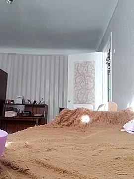 emeli moon online show from September 2025 01:44:02 PM