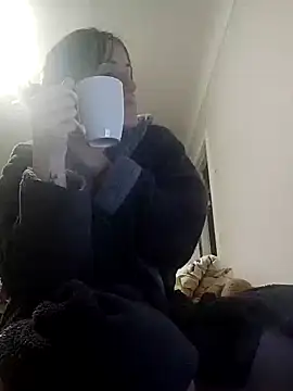 emeli moon online show from December 2024 09:58:02 PM