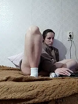 Snapshot of emeli_moon chatting on November 2025 03:33:01 PM emeli moon online show from November 2025 03:33:01 PM