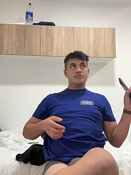 lacikaboyy online show from December 2024 08:23:01 PM