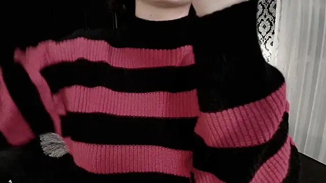 Adeelinee online show from October 2025 07:56:02 PM