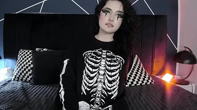 Adeelinee online show from March 2025 10:48:01 PM