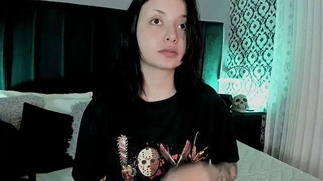 Adeelinee online show from May 2026 08:06:02 PM
