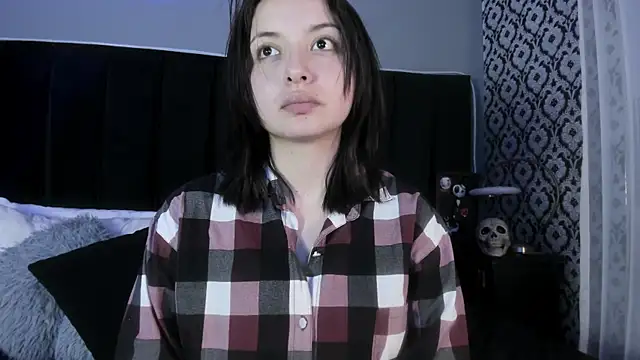 Adeelinee online show from March 2026 08:10:01 PM