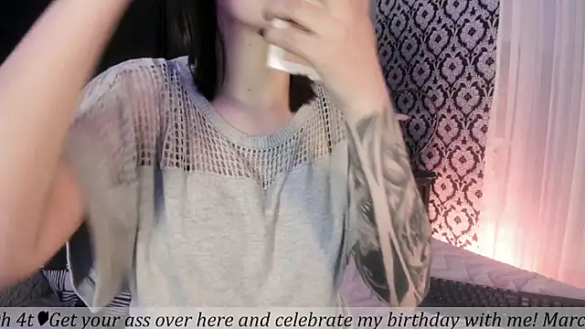 Adeelinee online show from March 2026 09:00:02 PM