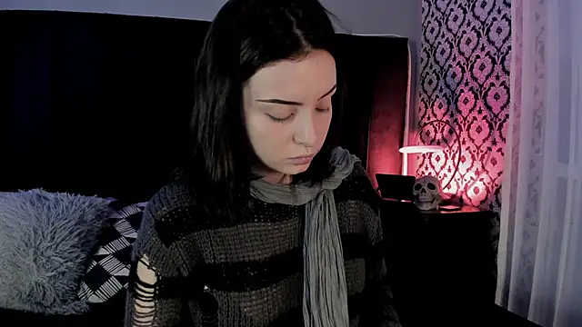 Adeelinee online show from April 2026 08:57:02 PM