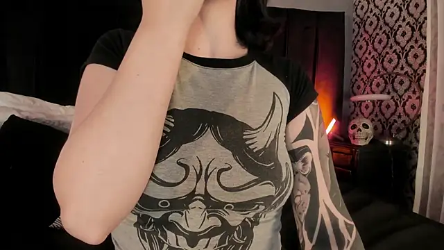 Adeelinee online show from January 2026 08:13:02 PM