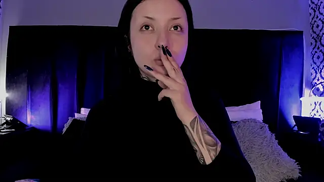 Adeelinee online show from May 2026 08:15:01 PM