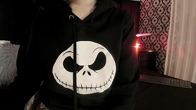 Adeelinee online show from January 2026 07:50:02 PM