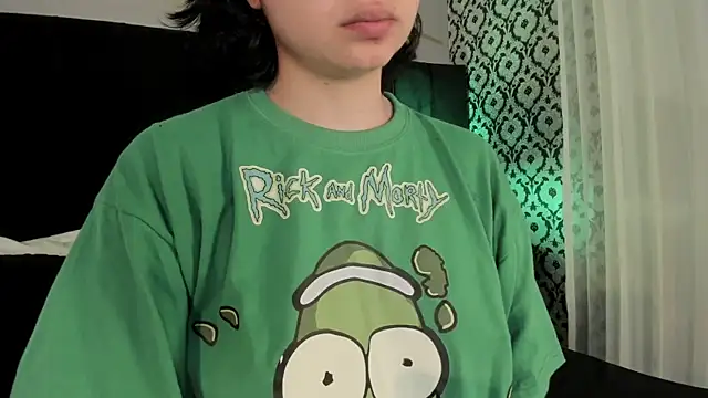 Adeelinee online show from November 2025 08:31:02 PM