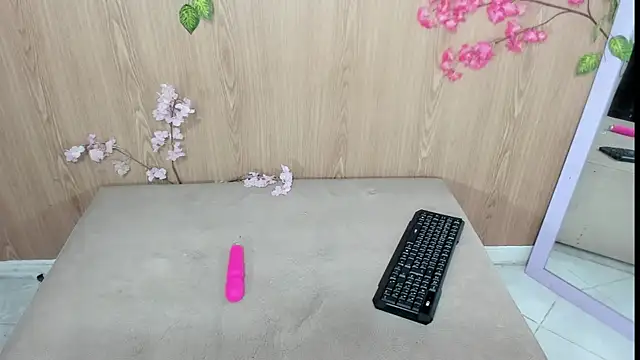 jenelotizz06 online show from May 2026 02:42:02 AM