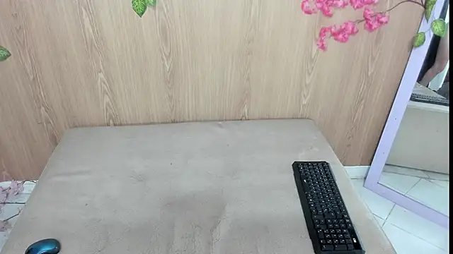 jenelotizz06 online show from June 2026 02:33:01 AM