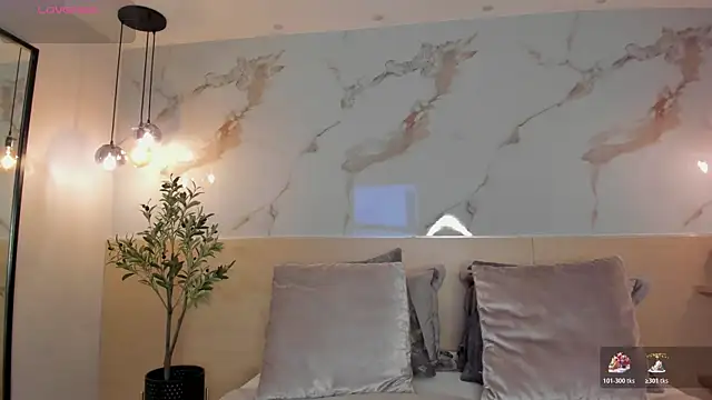 LeaThompson online show from November 2025 10:35:01 PM