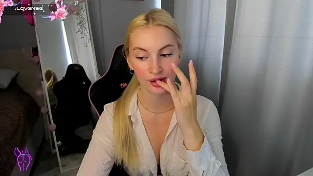 Snapshot of Kimmy_powell chatting on June 2026 04:01:01 AM Kimmy powell online show from June 2026 04:01:01 AM