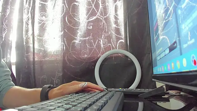 samantha  wilson online show from October 2025 02:49:02 PM