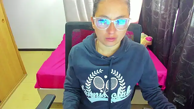 samantha  wilson online show from October 2025 01:52:01 PM