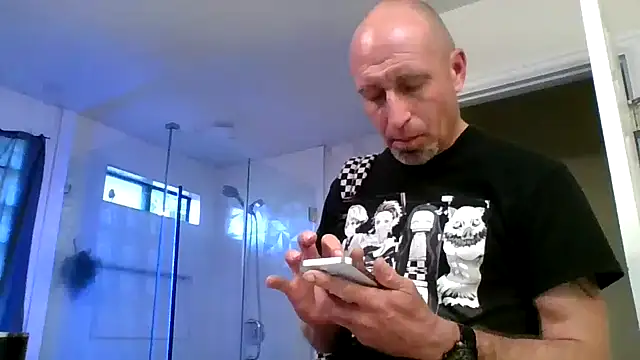 El Gizmo online show from April 2026 07:20:02 PM