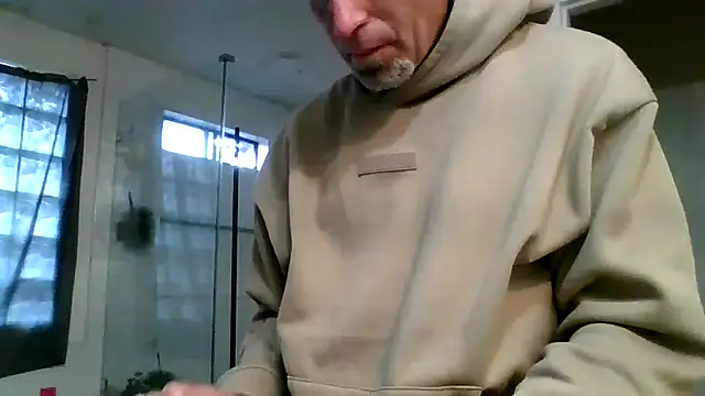 El Gizmo online show from February 2026 03:42:01 PM