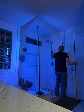 El Gizmo online show from December 2025 07:34:02 AM