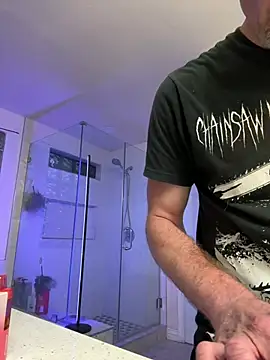 El Gizmo online show from April 2026 02:36:02 AM