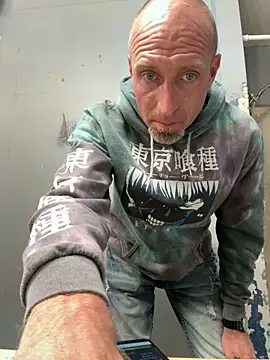 El Gizmo online show from October 2025 03:51:01 AM