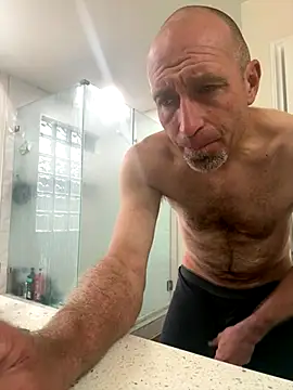 El Gizmo online show from November 2025 05:05:01 PM