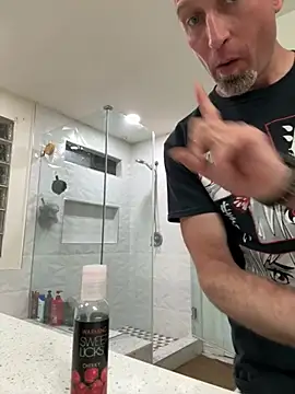 El Gizmo online show from November 2025 08:04:01 AM